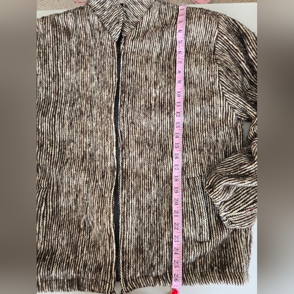 Vintage Latin's Frand Brown and Cream Wool Coat Size M. - Picture 3 of 6